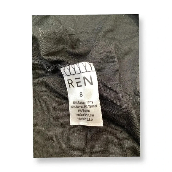 Alexis Ren Size Small Revolve Trap Crewneck Black Tee New With Tags - Picture 4 of 4